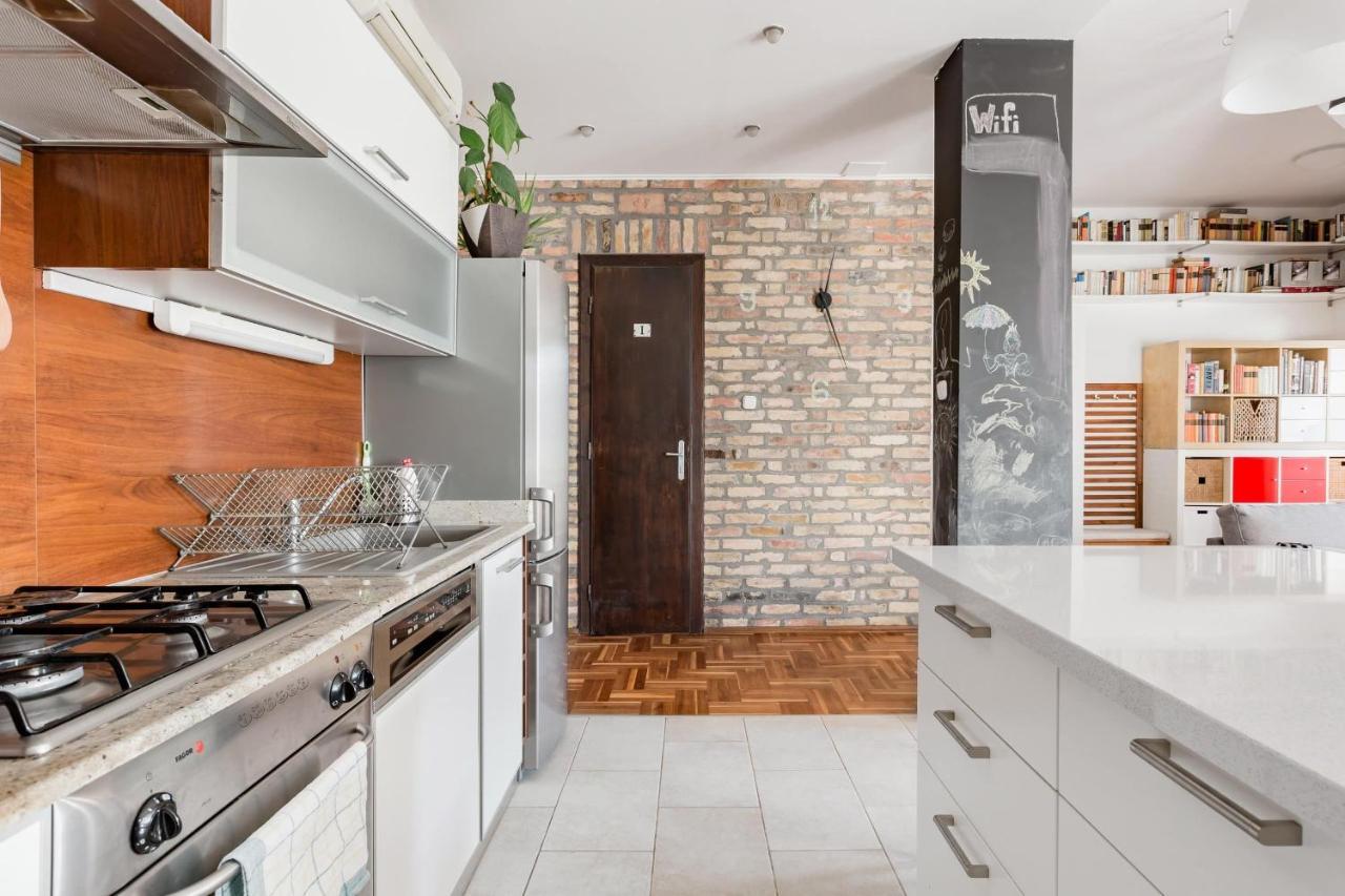 Relax Into Loft Living At A Light-Filled City Escape 부다페스트 외부 사진