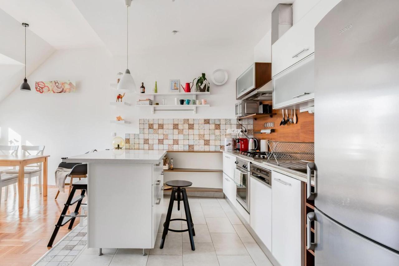Relax Into Loft Living At A Light-Filled City Escape 부다페스트 외부 사진