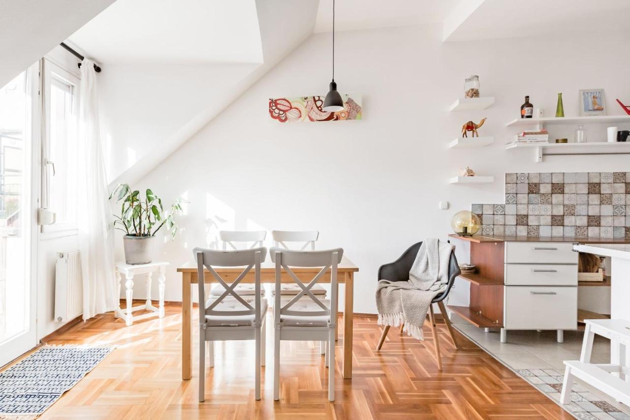 Relax Into Loft Living At A Light-Filled City Escape 부다페스트 외부 사진