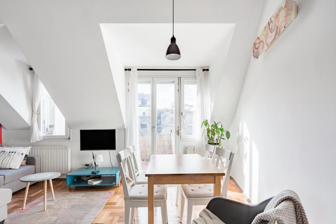 Relax Into Loft Living At A Light-Filled City Escape 부다페스트 외부 사진