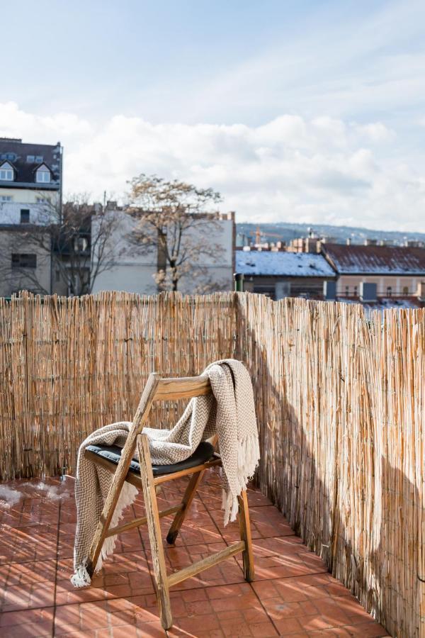 Relax Into Loft Living At A Light-Filled City Escape 부다페스트 외부 사진