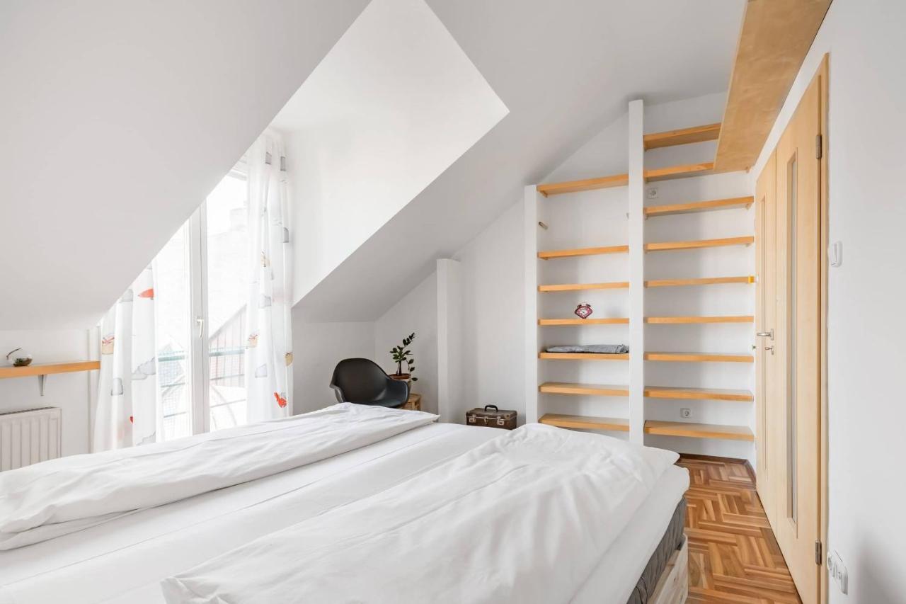 Relax Into Loft Living At A Light-Filled City Escape 부다페스트 외부 사진