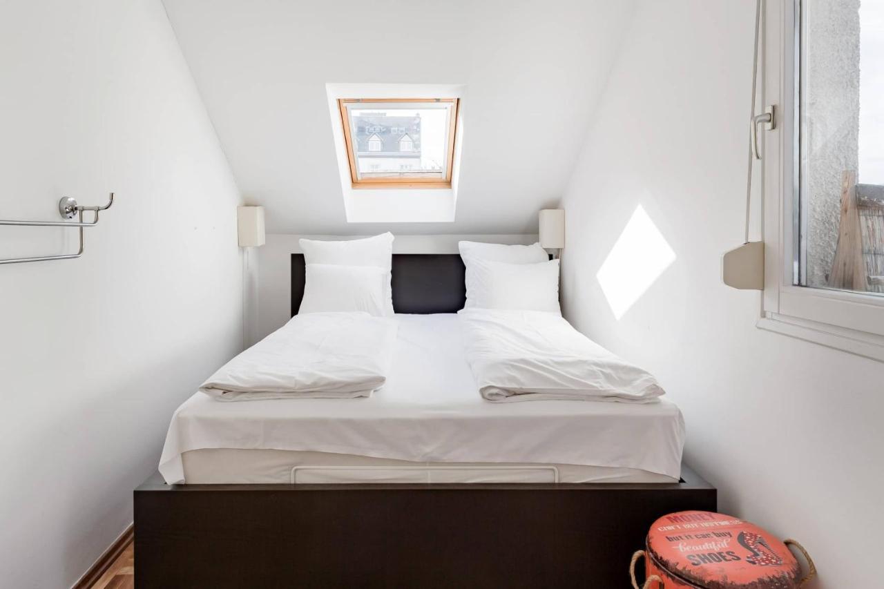 Relax Into Loft Living At A Light-Filled City Escape 부다페스트 외부 사진