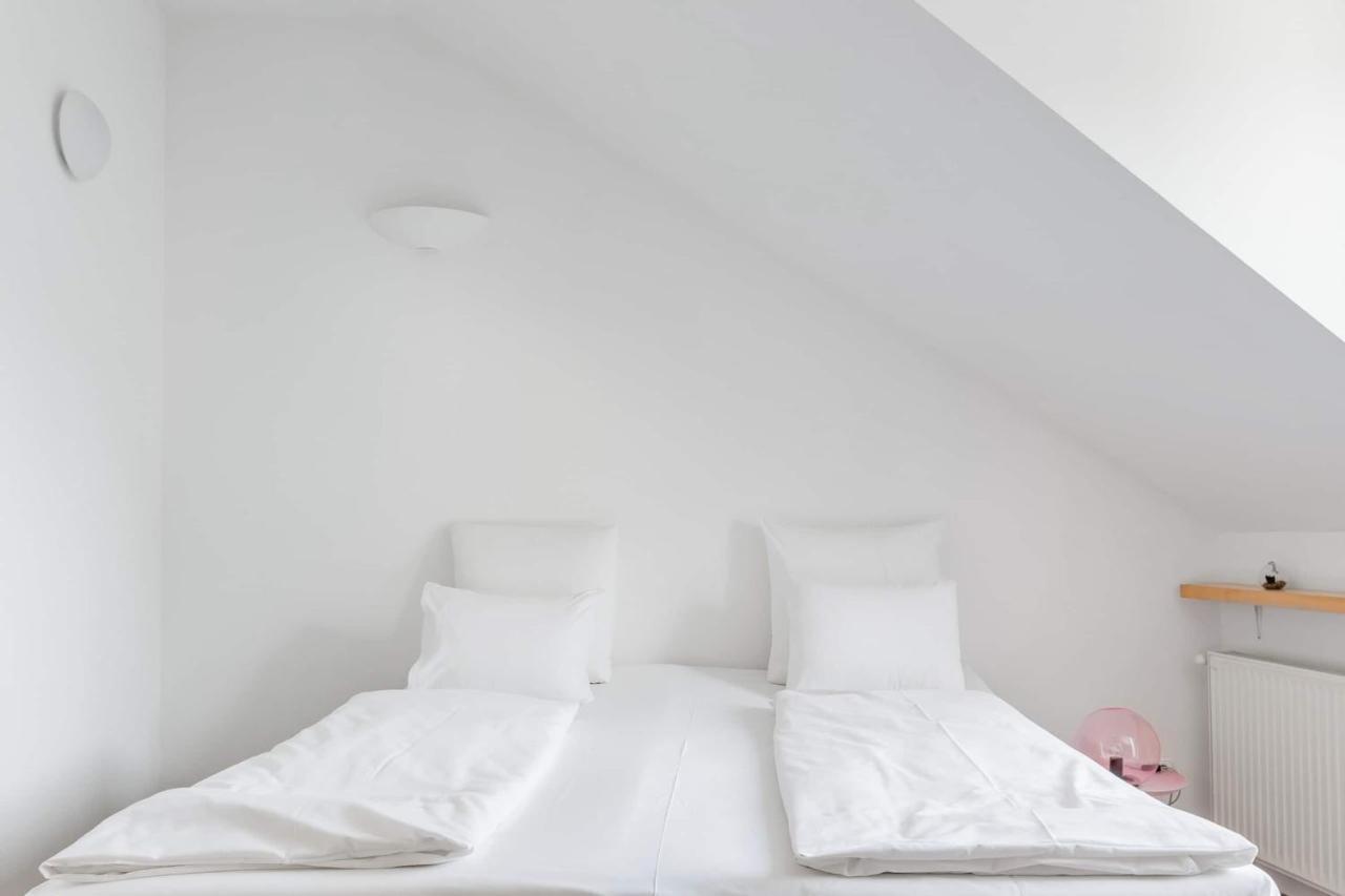 Relax Into Loft Living At A Light-Filled City Escape 부다페스트 외부 사진